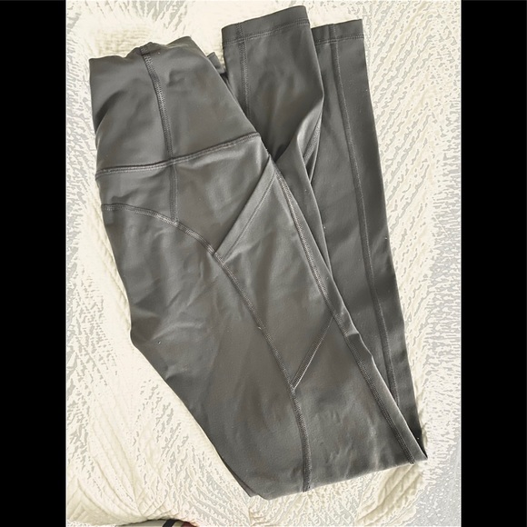 VS KNOCKOUT LEGGING SIZE XS - Picture 3 of 6